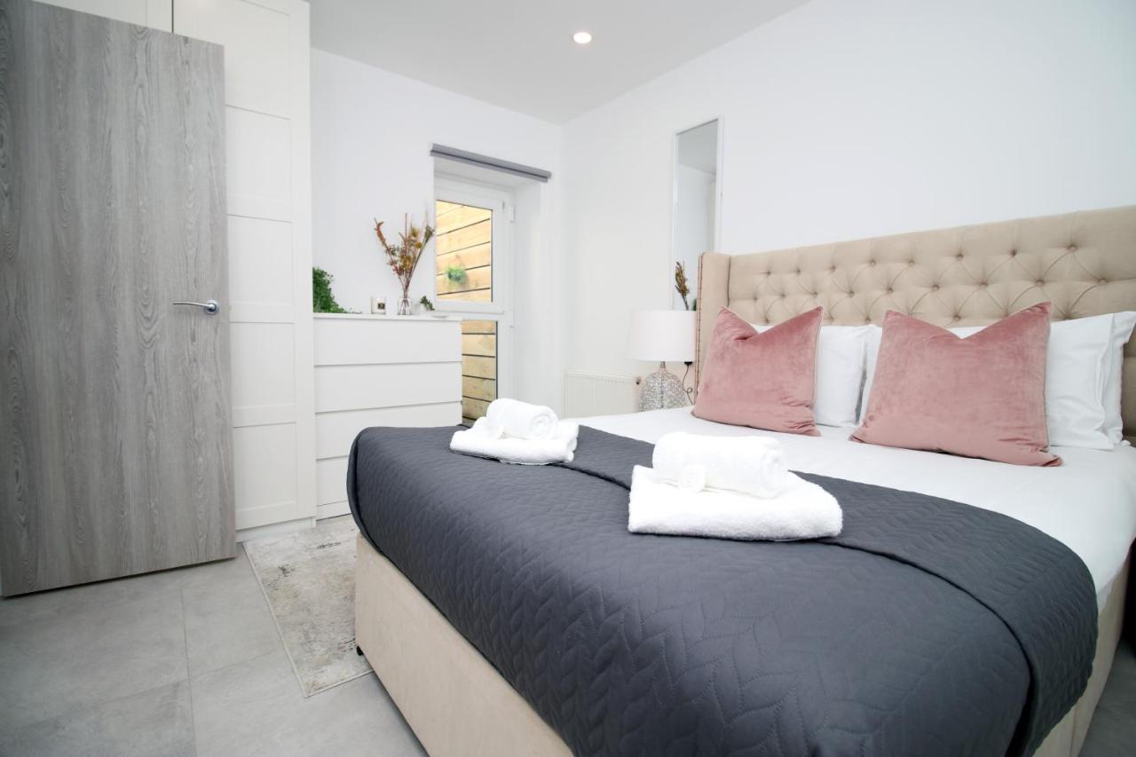 New Spacious 2 Bed Getaway - Private Courtyard! - Underfloor Heating Cardiff Exterior photo