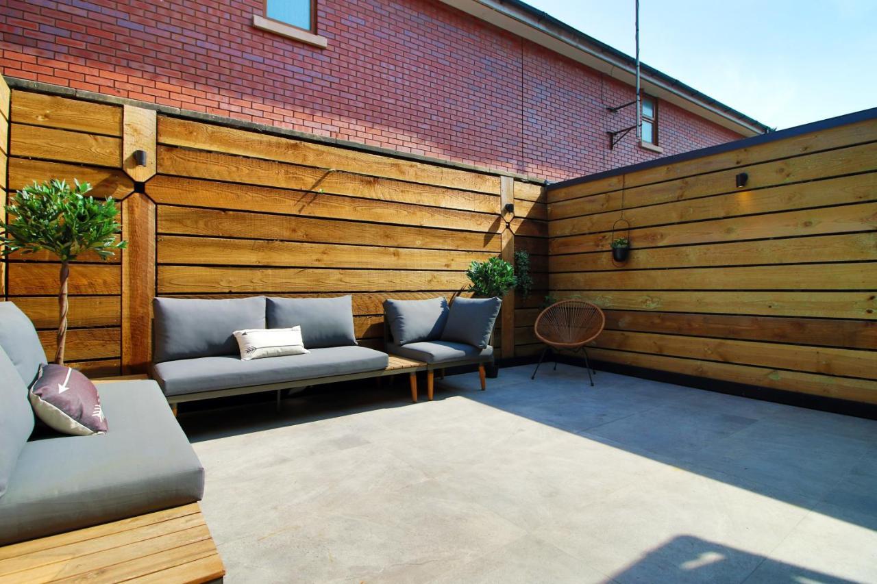 New Spacious 2 Bed Getaway - Private Courtyard! - Underfloor Heating Cardiff Exterior photo