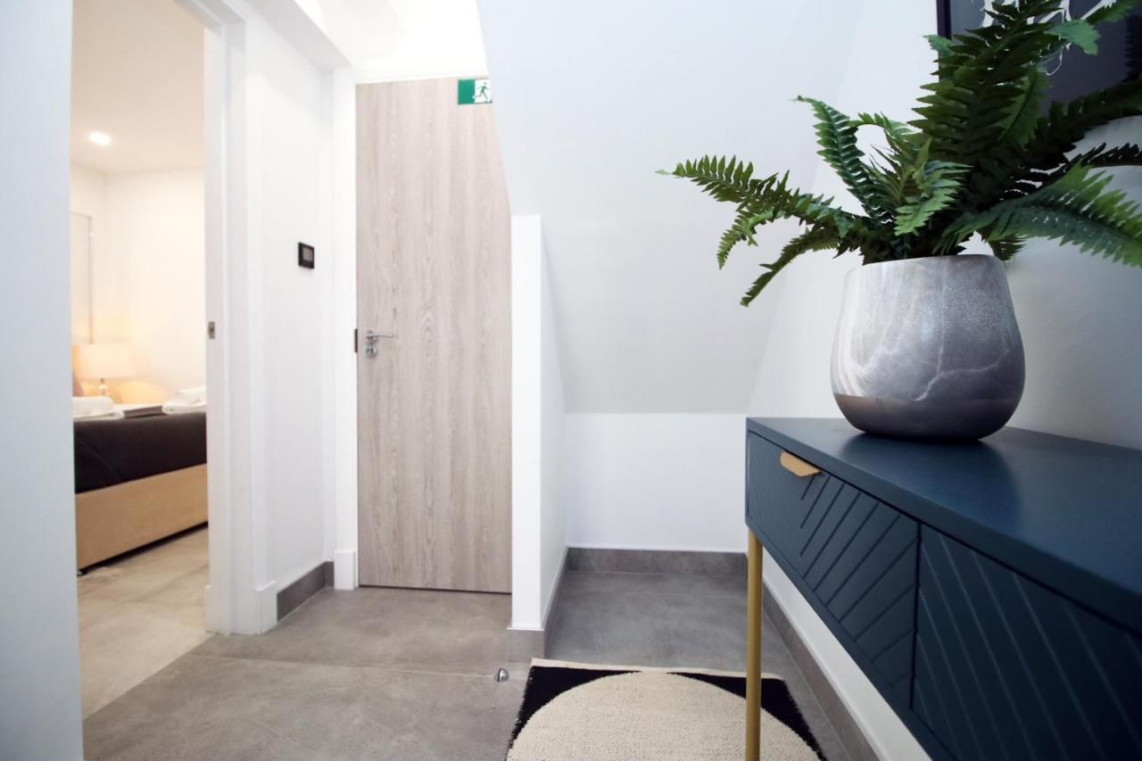 New Spacious 2 Bed Getaway - Private Courtyard! - Underfloor Heating Cardiff Exterior photo